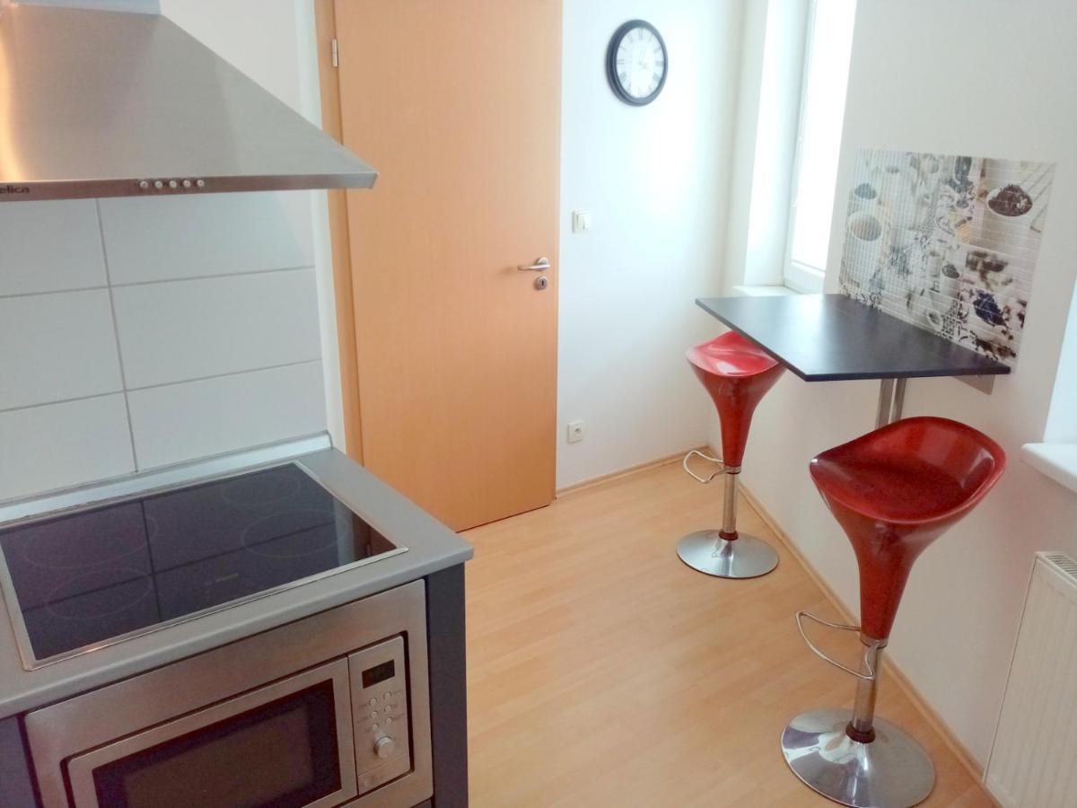 Apartment Odeon Most Bagian luar foto